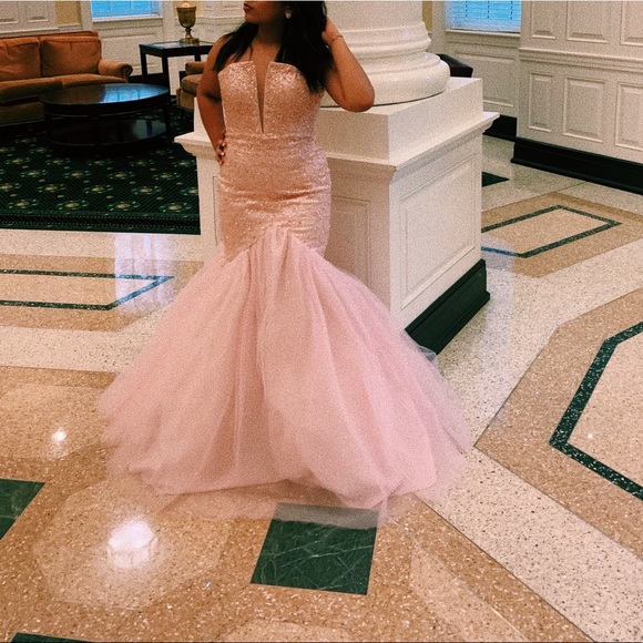 PROM DRESS - Picture 2 of 4